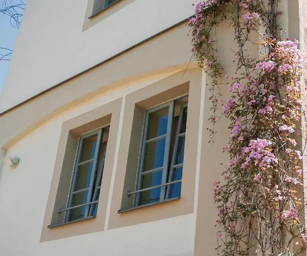 Hofgarten 1824 Garni فندق دريسدن