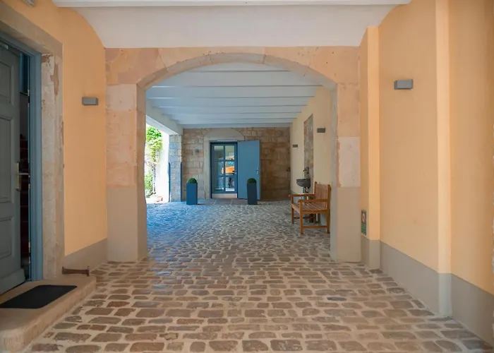 فندق Hofgarten 1824 Garni 3*